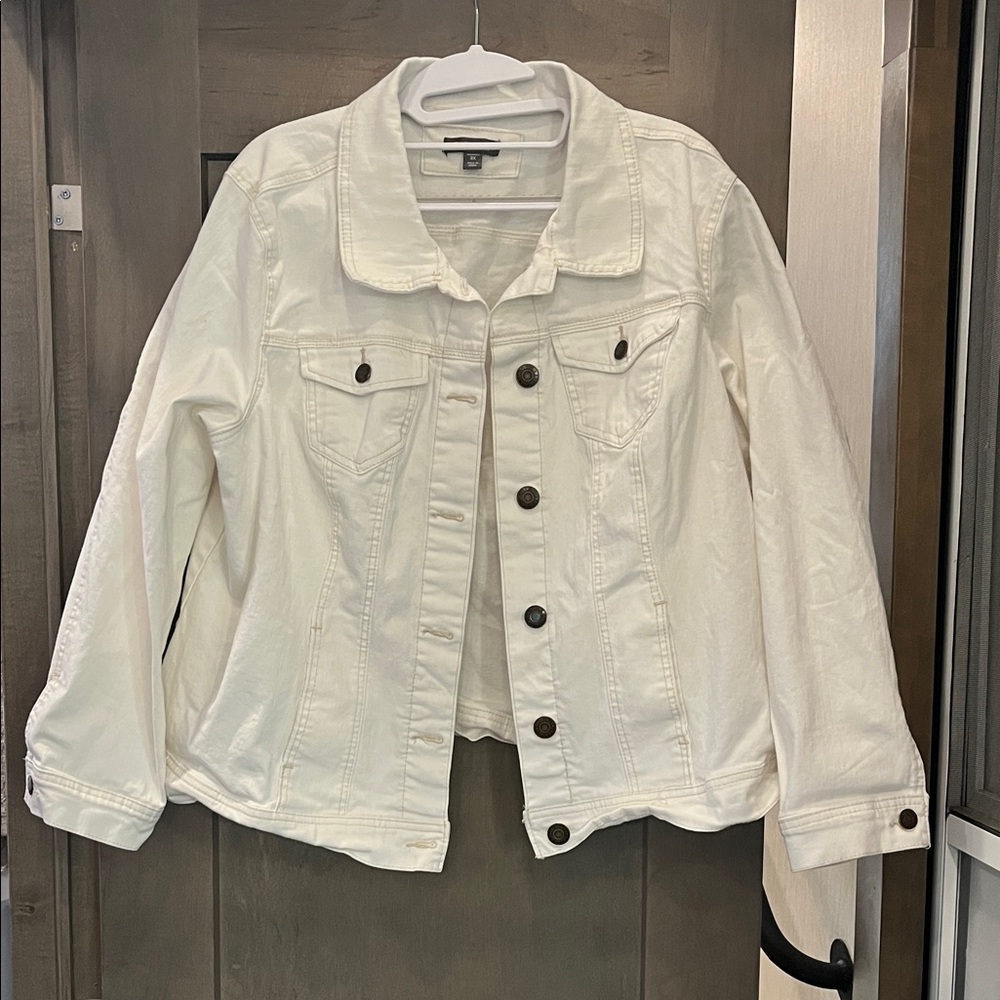 Roz & Ali Off-White Denim Jacket